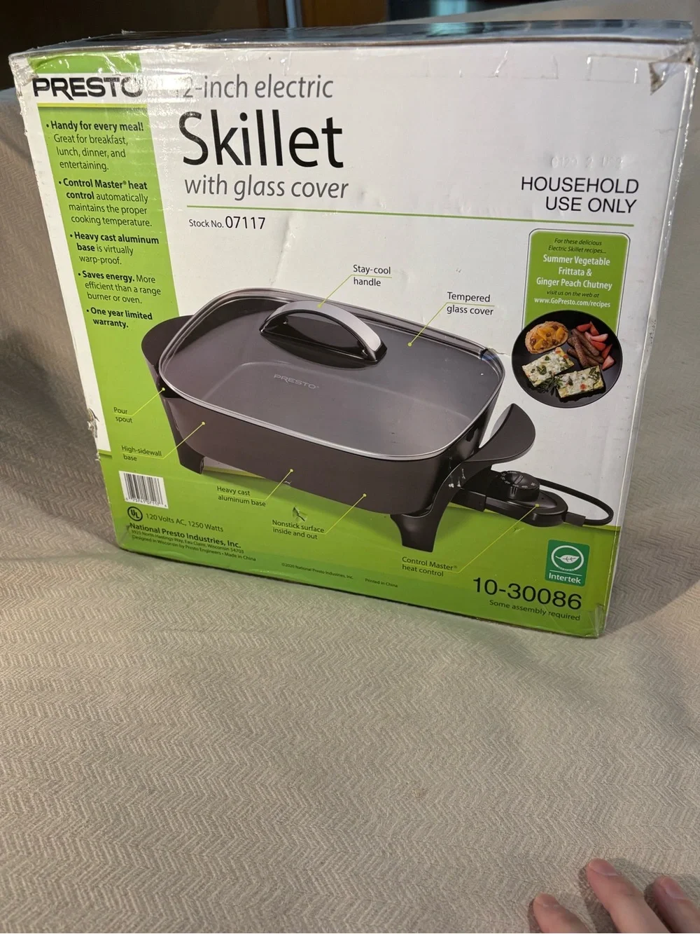 Presto Black Electric Skillet with Tempered Glass Lid